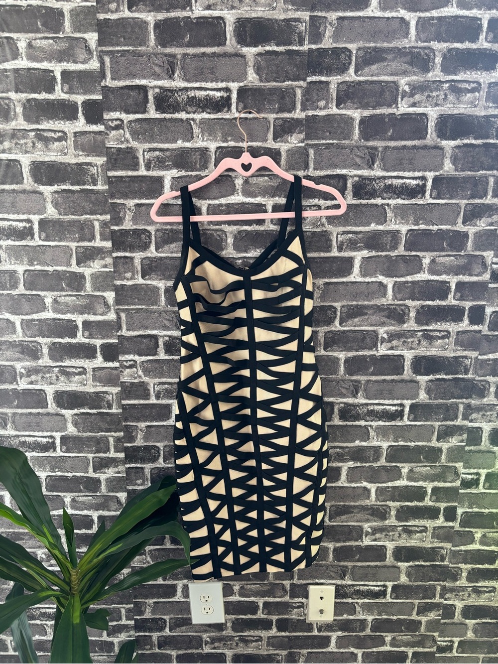 Black Strappy Geometric Bodycon Mini Dress - Beige Underlay